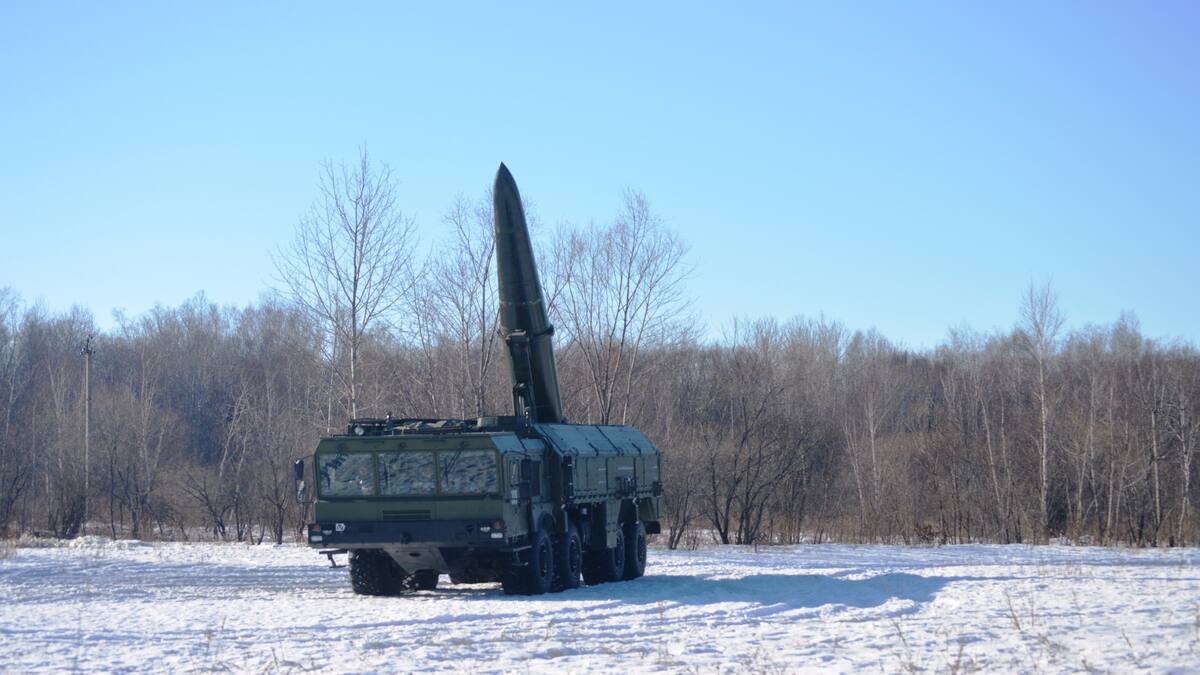 Mobile ballistic missile launcher representing Russia's operational hypersonic weapons deployment posture.