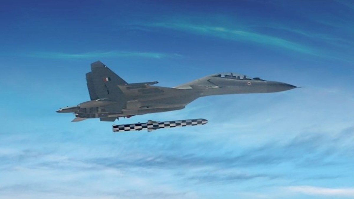 Indian Su-30MKI fighter releasing a BrahMos missile during an air-launched test